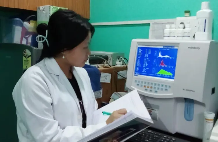 Student in clinical internship setting