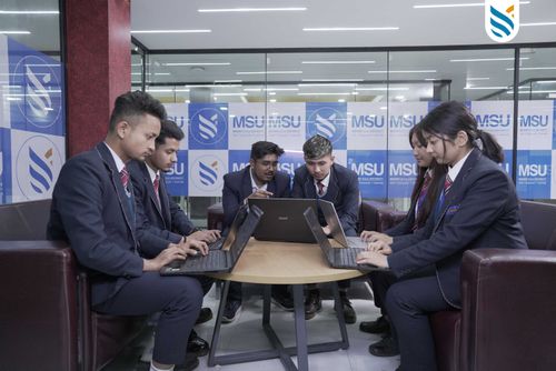 Career Options After 12th Commerce Without Maths: Best Courses & Scope