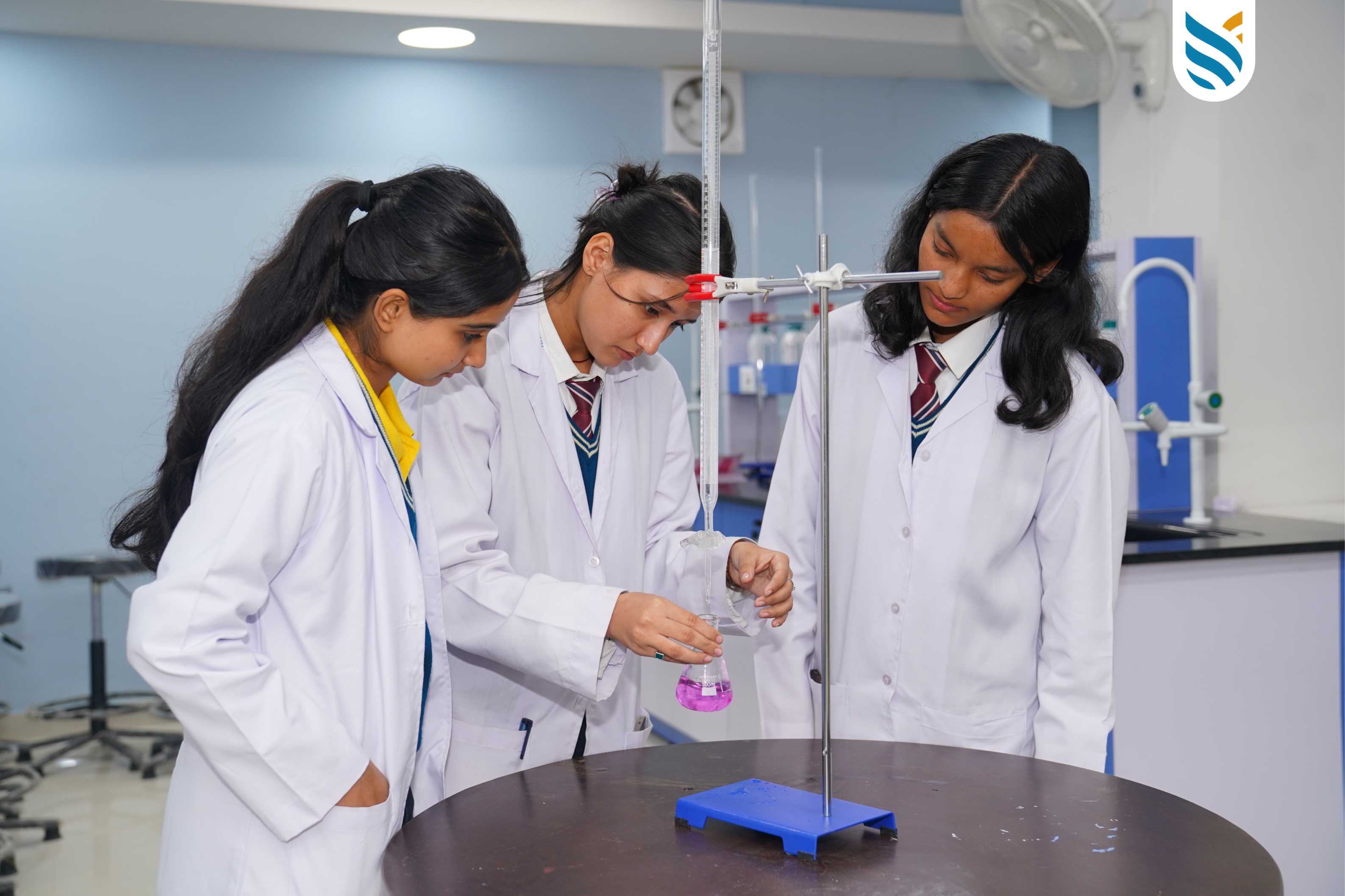 Pharmacy Courses After 12th: B.Pharm, D.Pharm & Career Scope