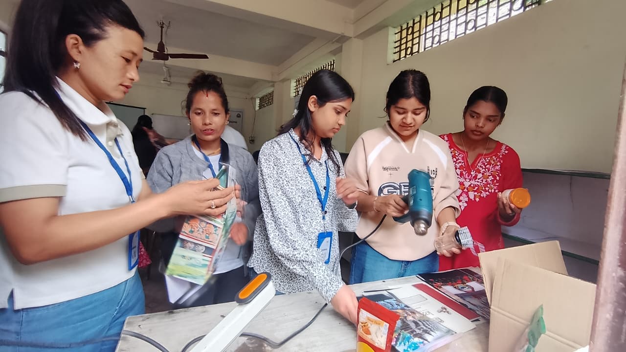 Hands-On Packaging Session Enhances Practical Learning